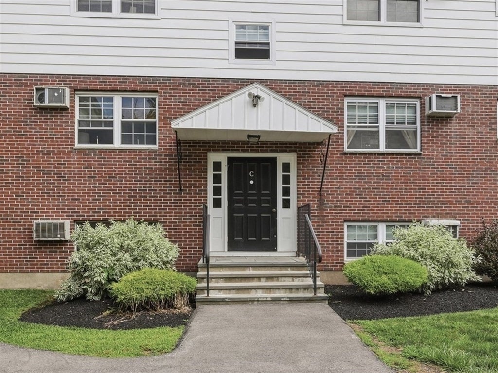 Photo of 6 Venice Street, Danvers, MA