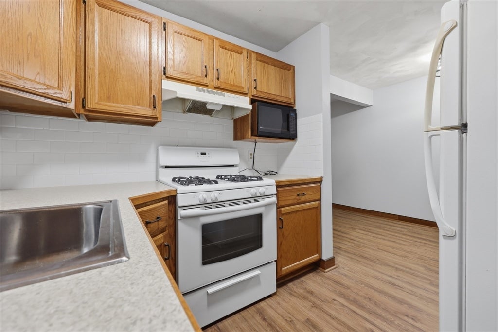 6 Venice Street #C2, Danvers, MA Photo #9