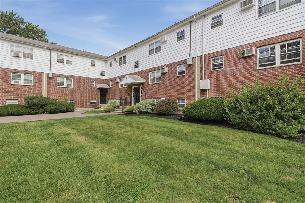 6 Venice Street #C2, Danvers, MA Photo #3