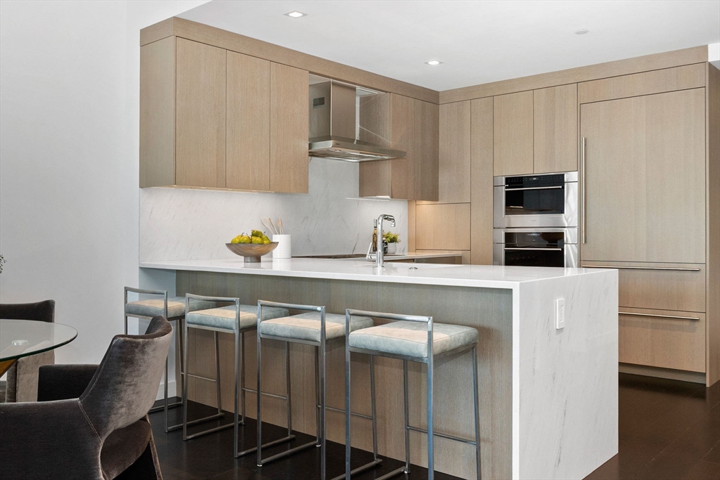 150 Seaport Blvd 11C