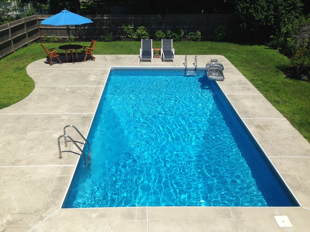 43 Meadow Ln