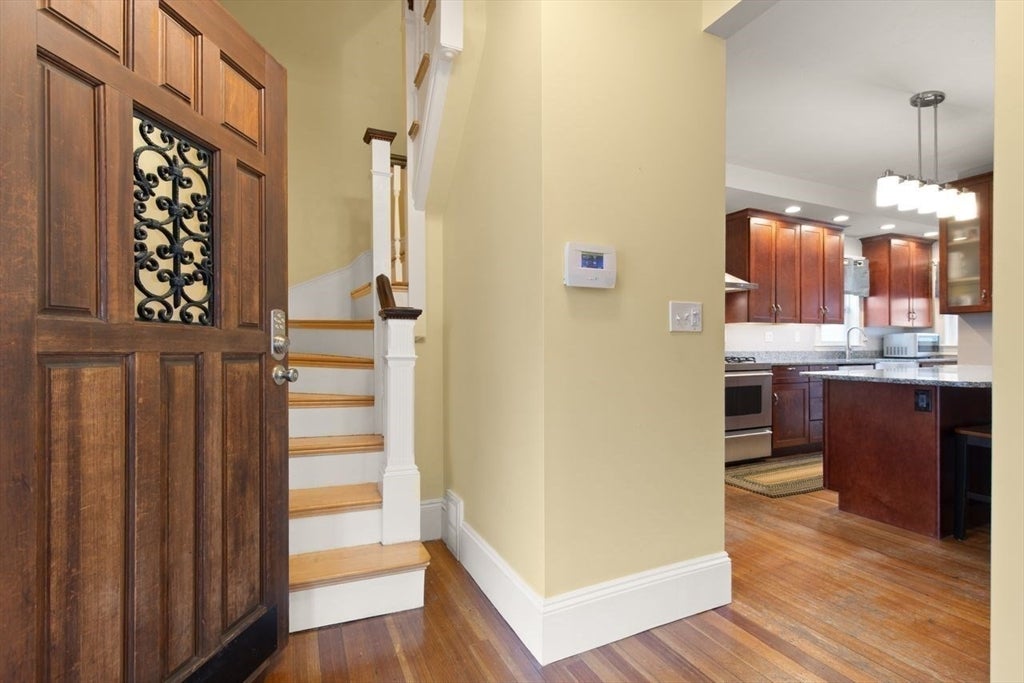10 Highland St