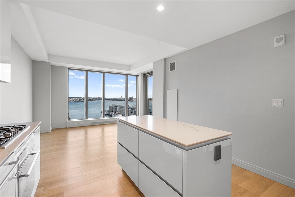 133 Seaport Blvd 1516