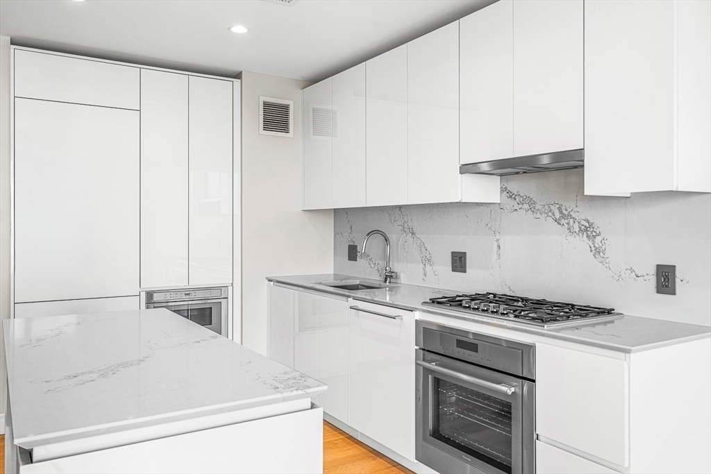 133 Seaport Blvd 1516