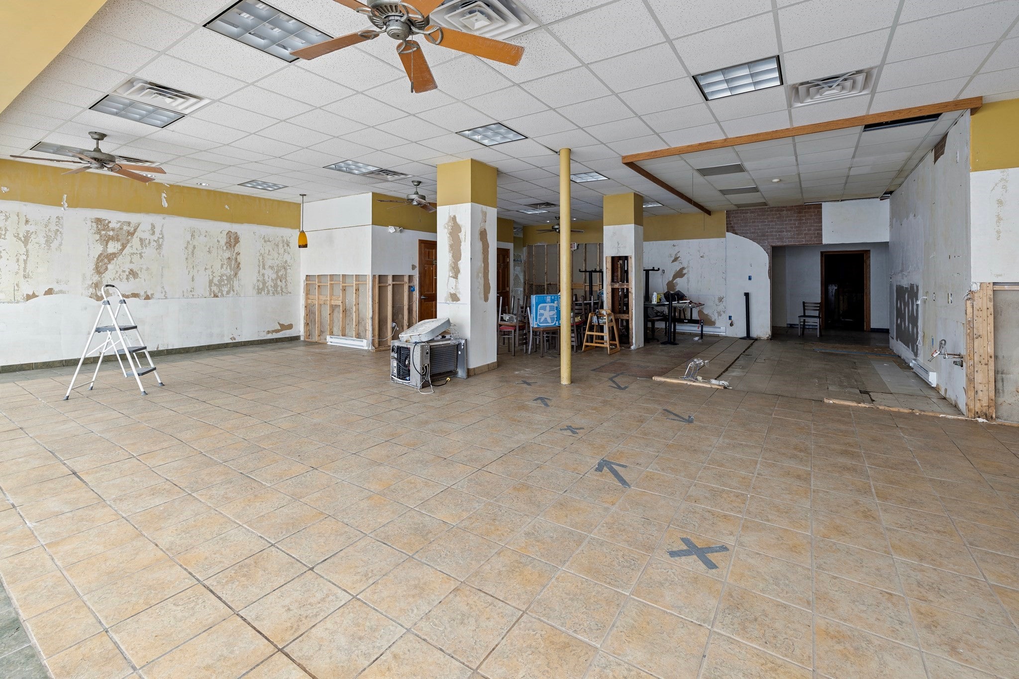 12-14 E Main St