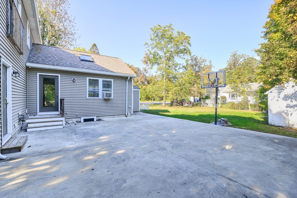 211 Hayden Rowe St