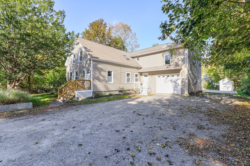 211 Hayden Rowe St