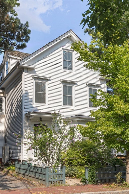 Photo of 11 Perry ST, Cambridge, MA