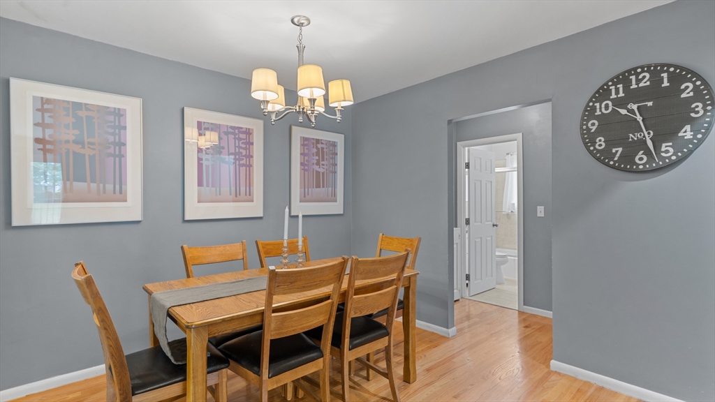 9 Longwood Drive 11