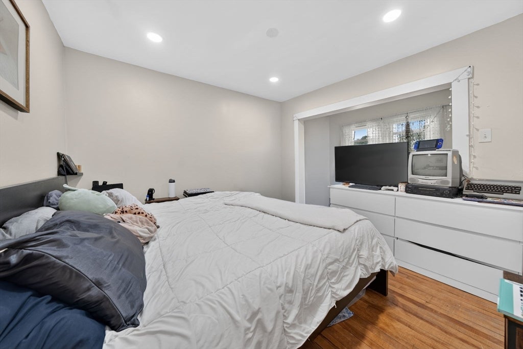 16 Svenson Ave #1, Worcester, MA Photo #16