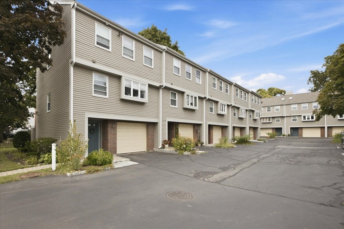 174 Adams Street 2