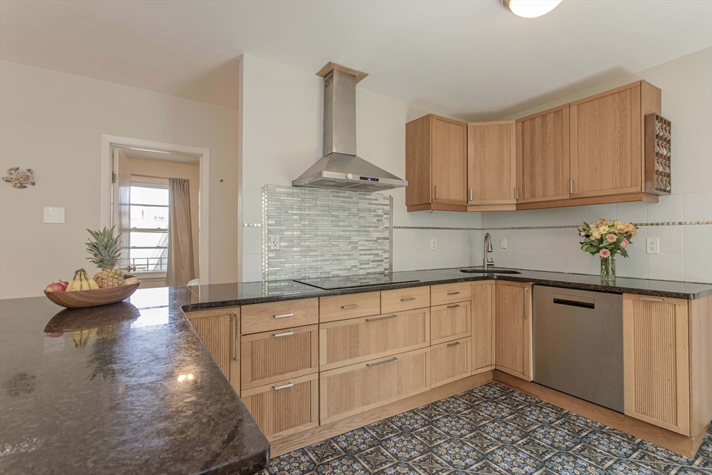 51 Creighton Street 3