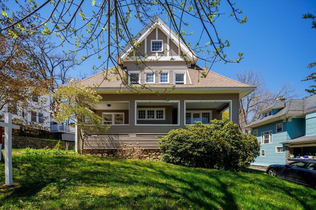 4 Chamberlain Pkwy