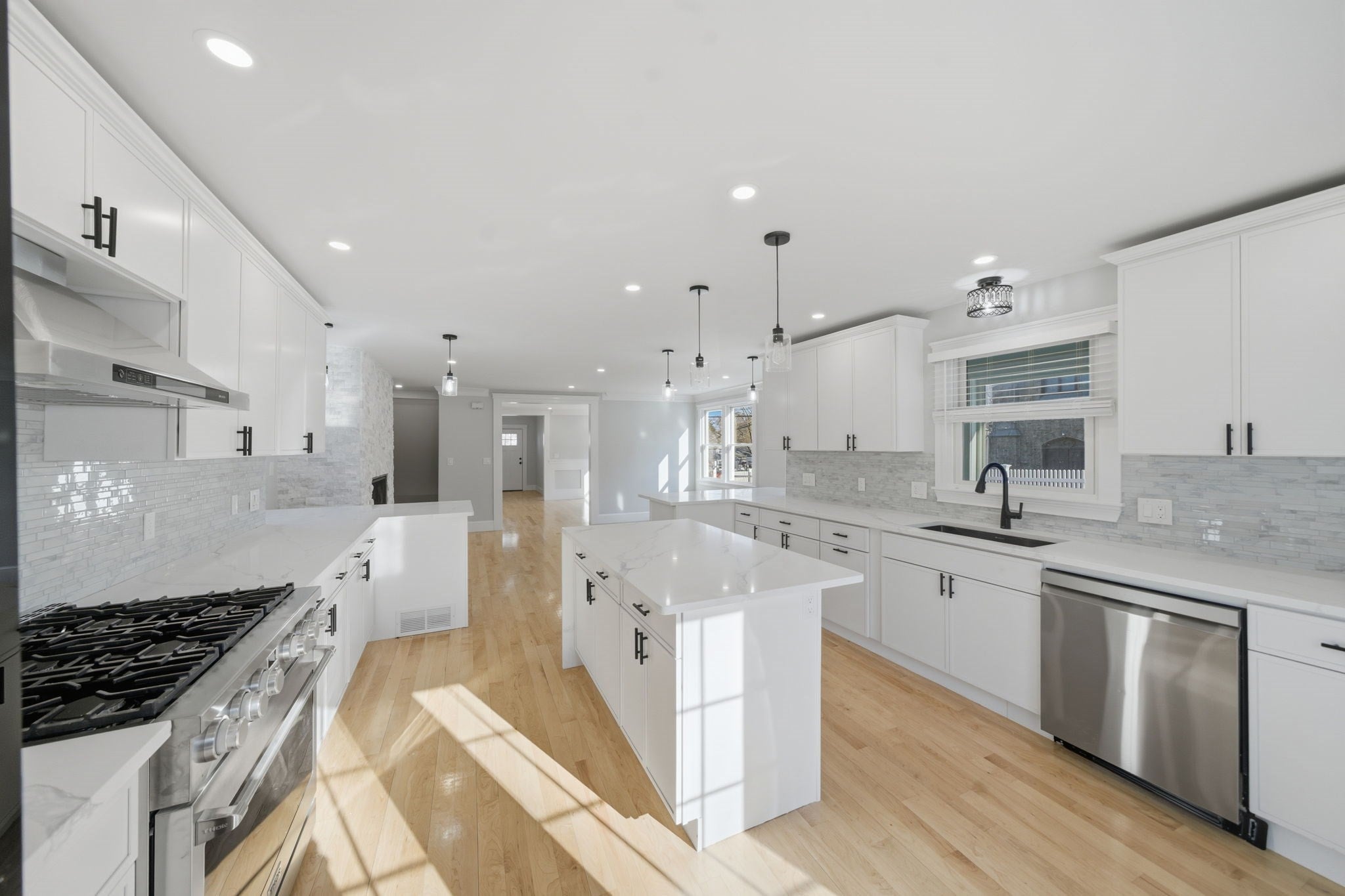442 High St, Dedham, MA Photo #2
