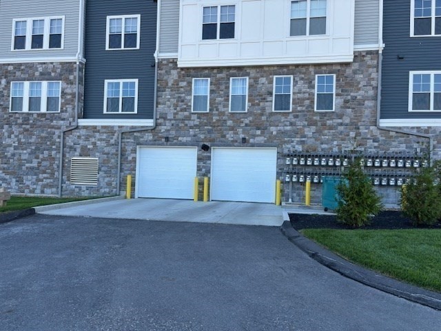 4 Stratton Drive 301