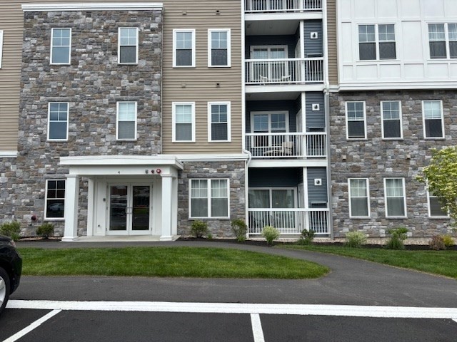 4 Stratton Drive 301