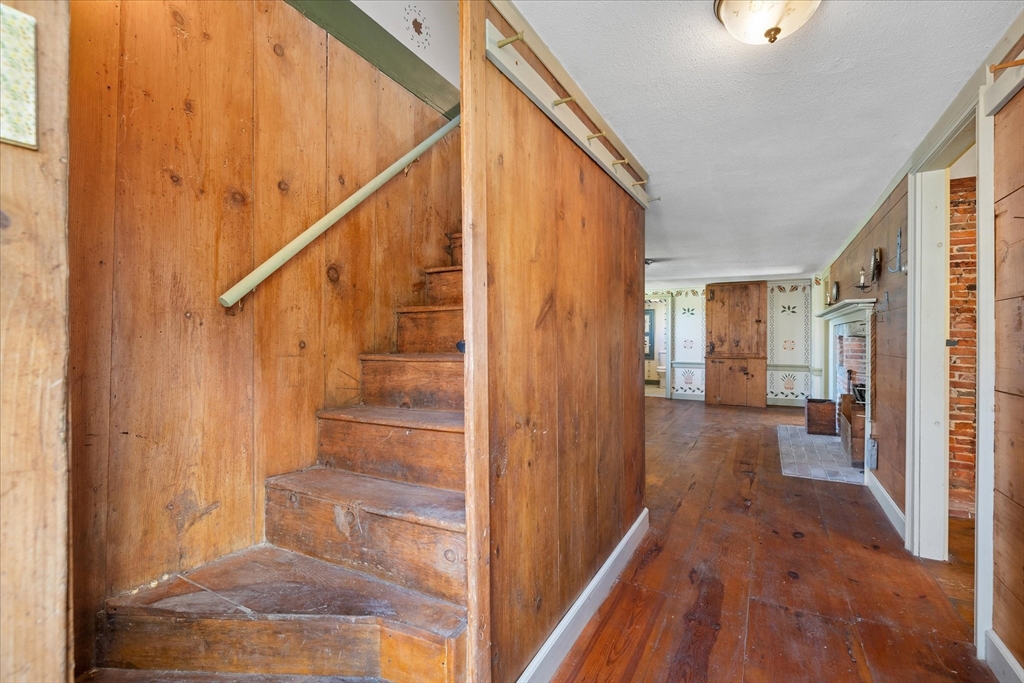5 Carpenter Hill Rd
