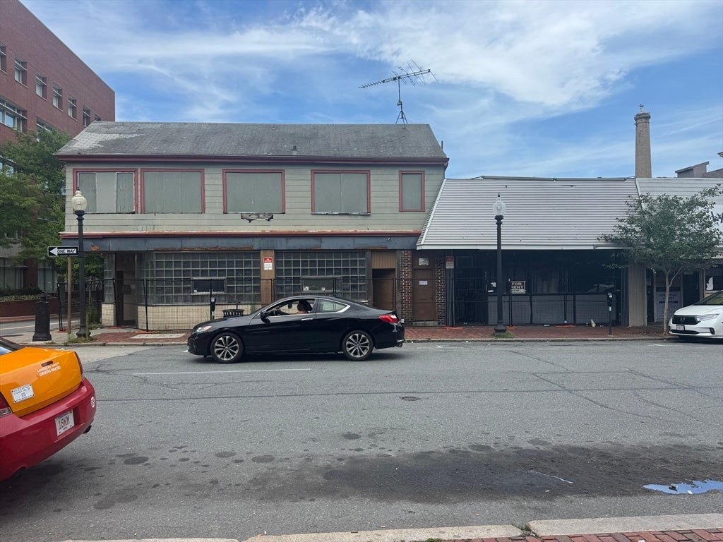 672-674 Pleasant St