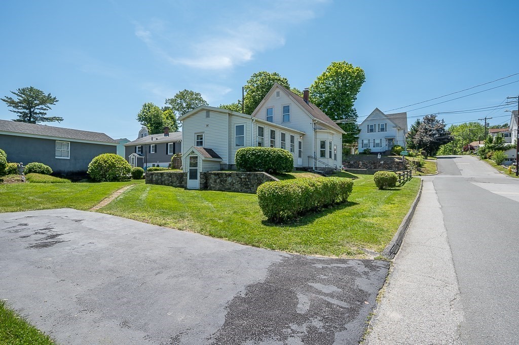 107 Alvarado Ave