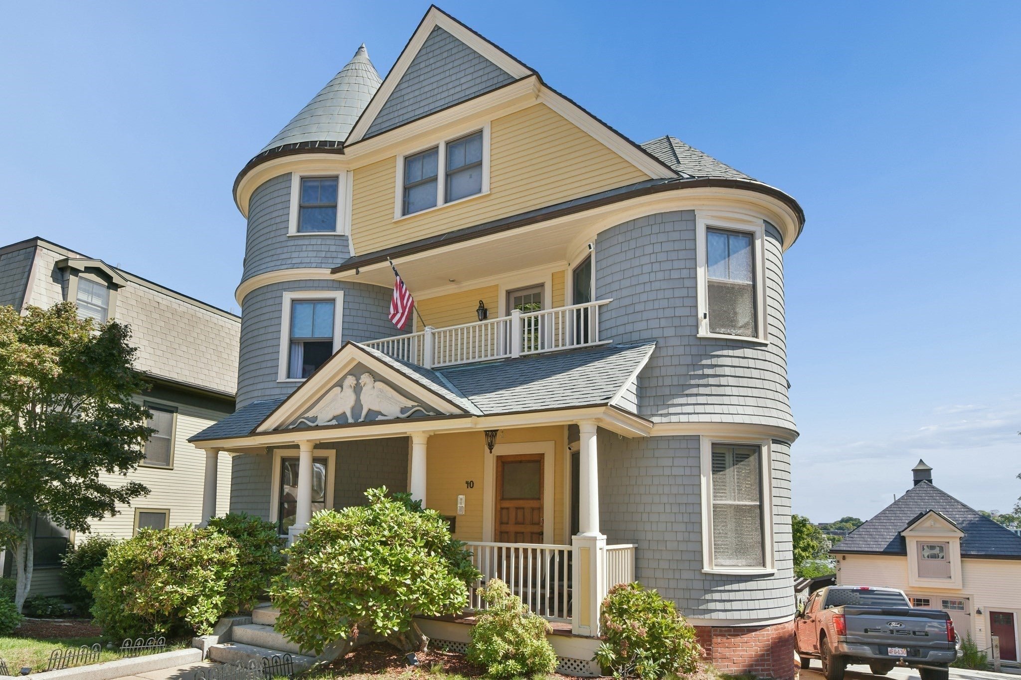 40 Sawyer Ave 1