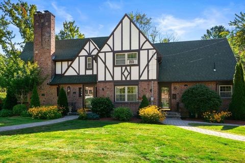 7 Old Brook Dr Worcester MA 01609