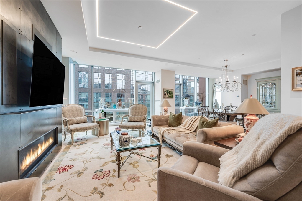 32 Traveler Street 701