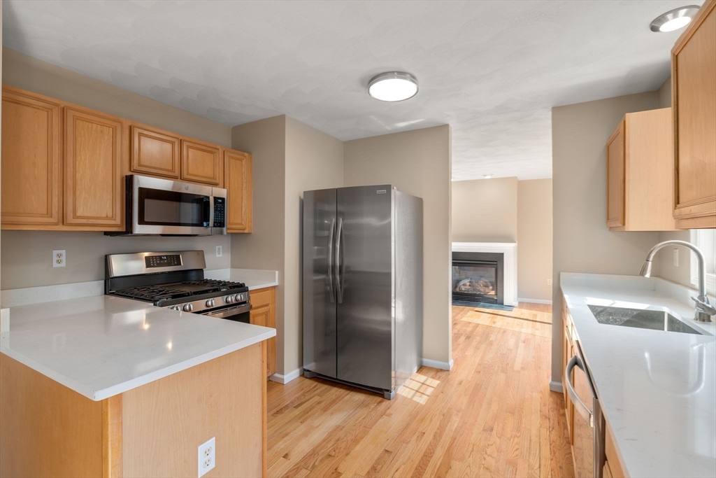 555 Main St 6