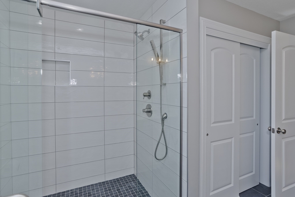 East Longmeadow, Massachusetts 01028, United States, 4 Bedrooms Bedrooms, ,3 BathroomsBathrooms,Residential,Active,153635