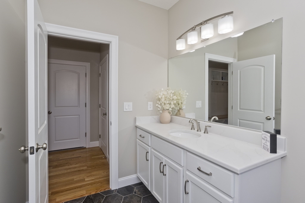 East Longmeadow, Massachusetts 01028, United States, 4 Bedrooms Bedrooms, ,3 BathroomsBathrooms,Residential,Active,153635