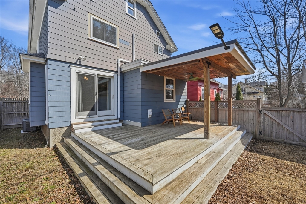 492 Elm St