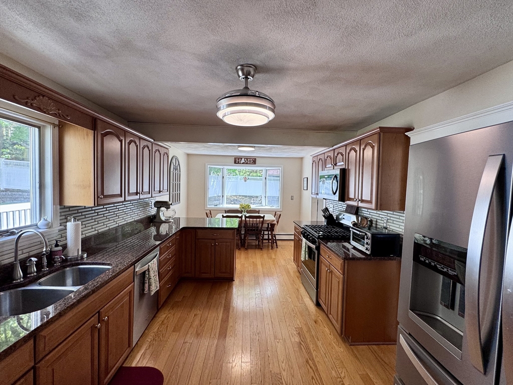 12 Palmer Ave, Saugus, MA Photo #14