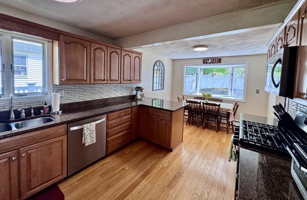 12 Palmer Ave, Saugus, MA Photo #11