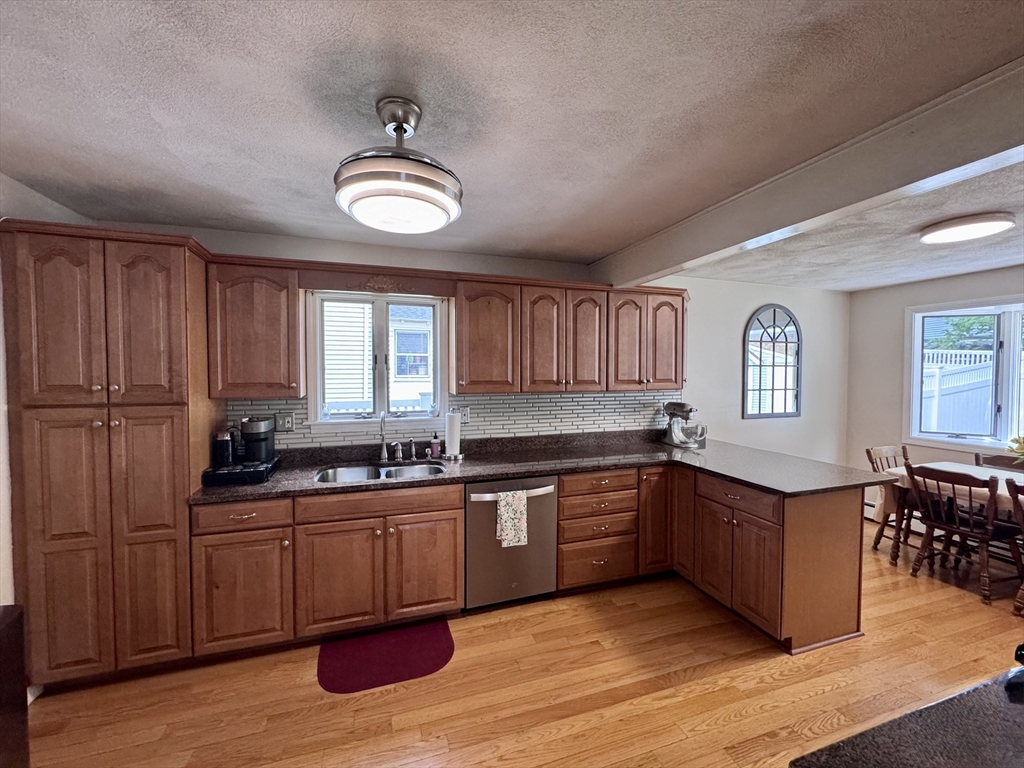 12 Palmer Ave, Saugus, MA Photo #16