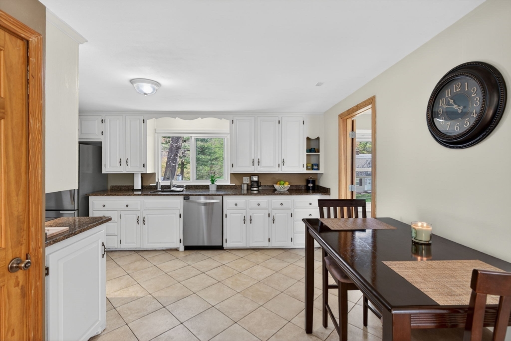 34 Homestead Rd, Lynnfield, MA Photo #14