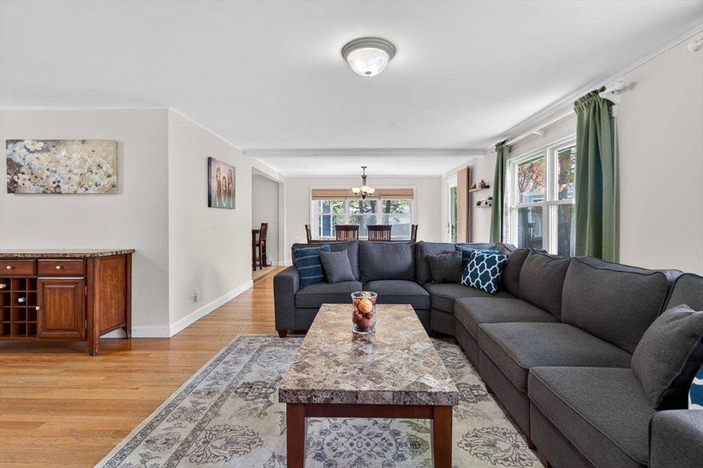 34 Homestead Rd, Lynnfield, MA Photo #5