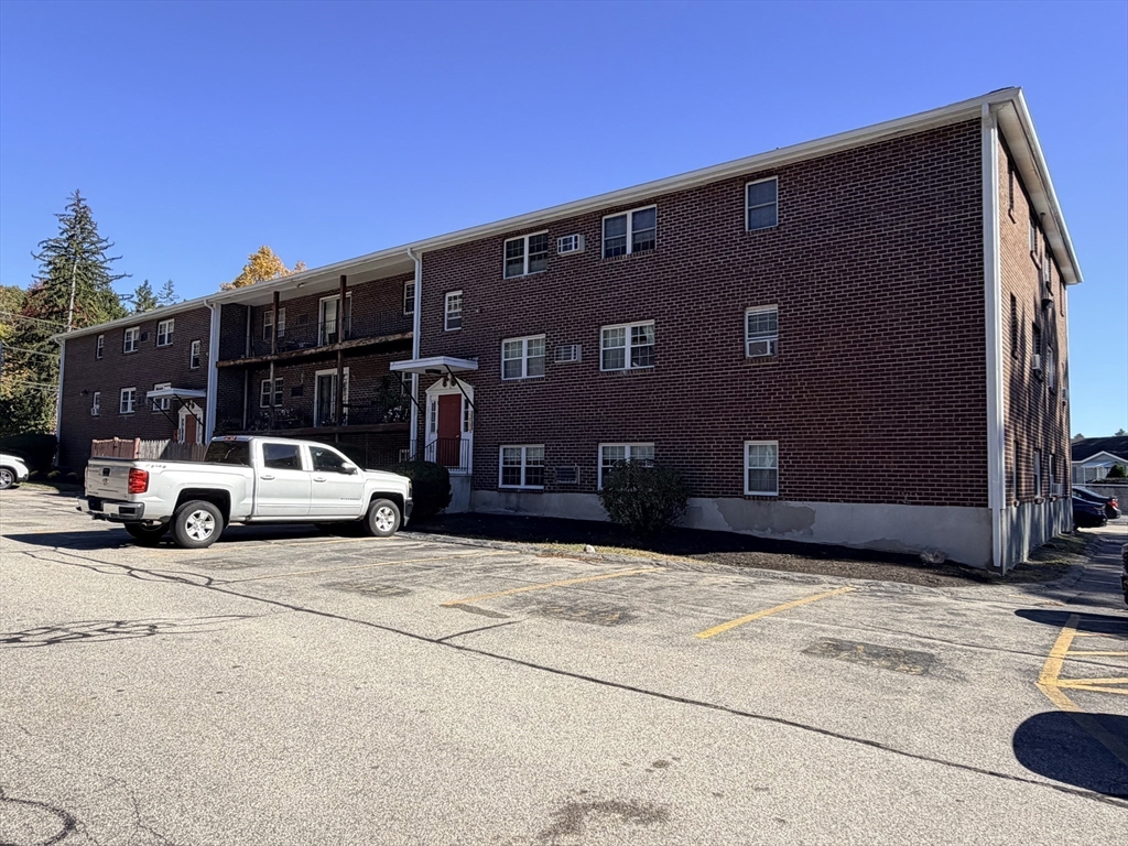 271 Boston Post Road E 4