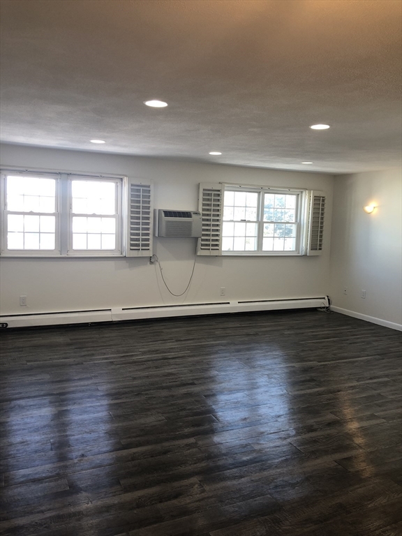 271 Boston Post Road E 4