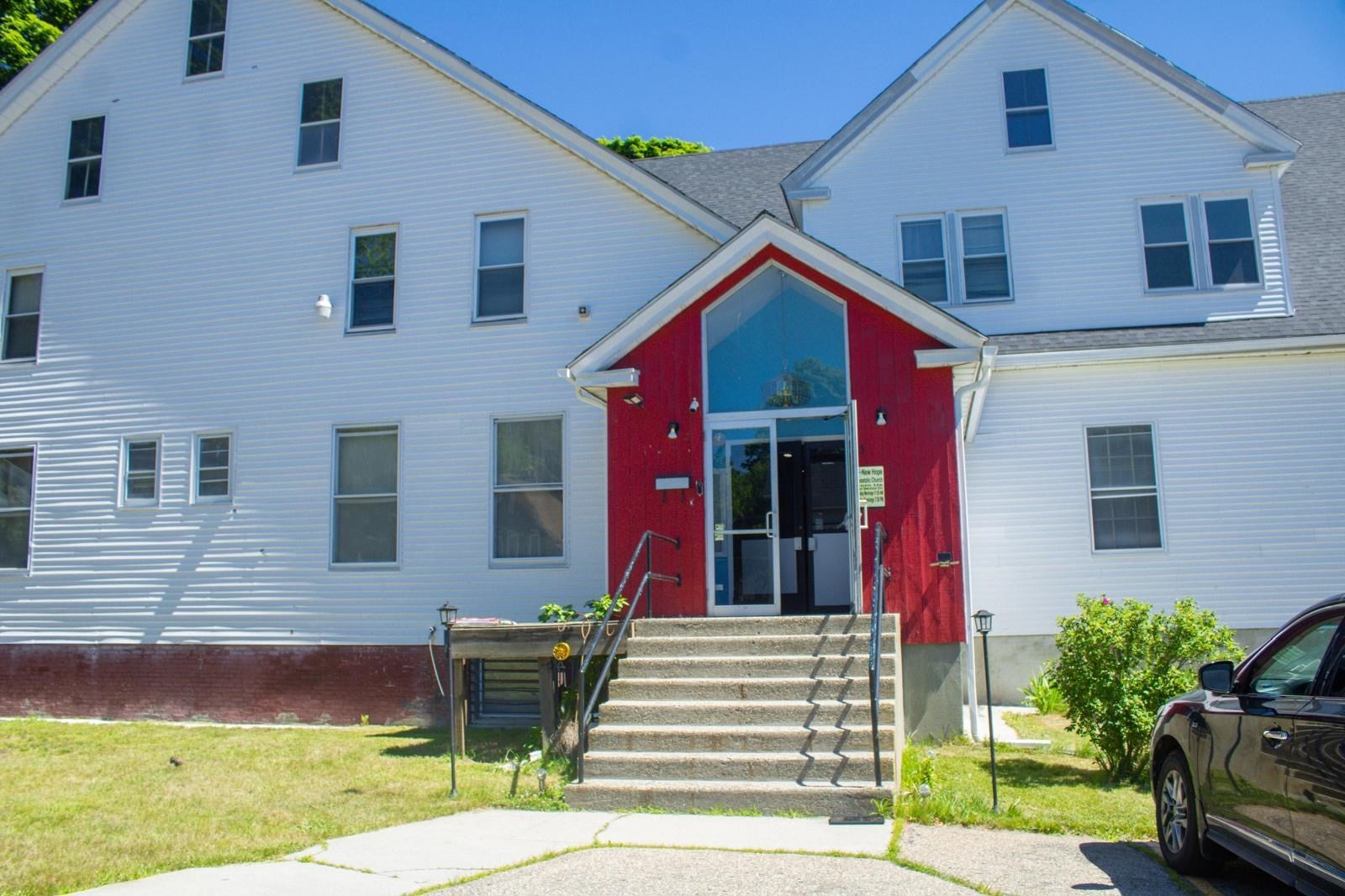 3 Saenger St