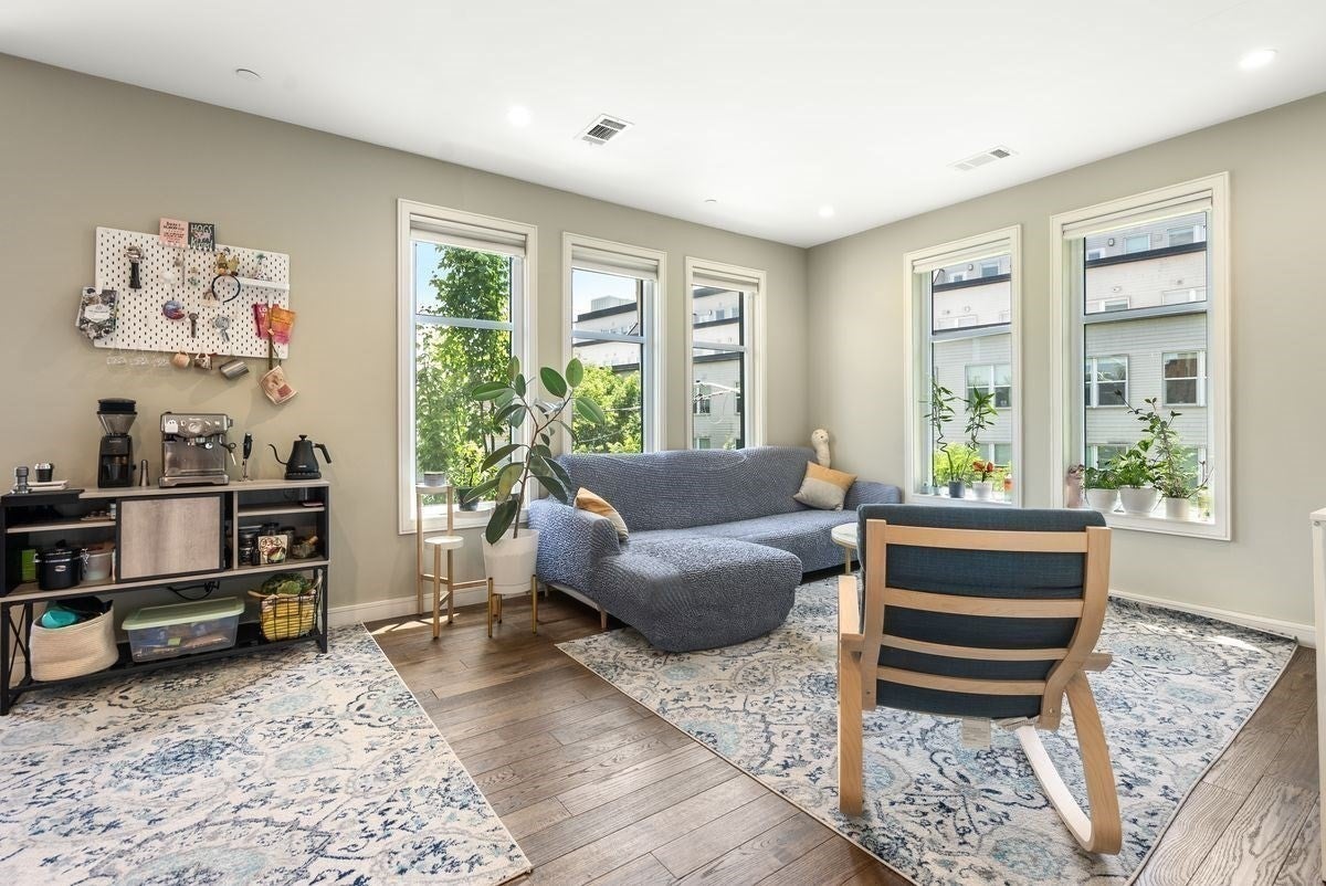 45 Burnett St #203, Boston, MA, 45 Burnett St #203, Boston, MA Photo #3