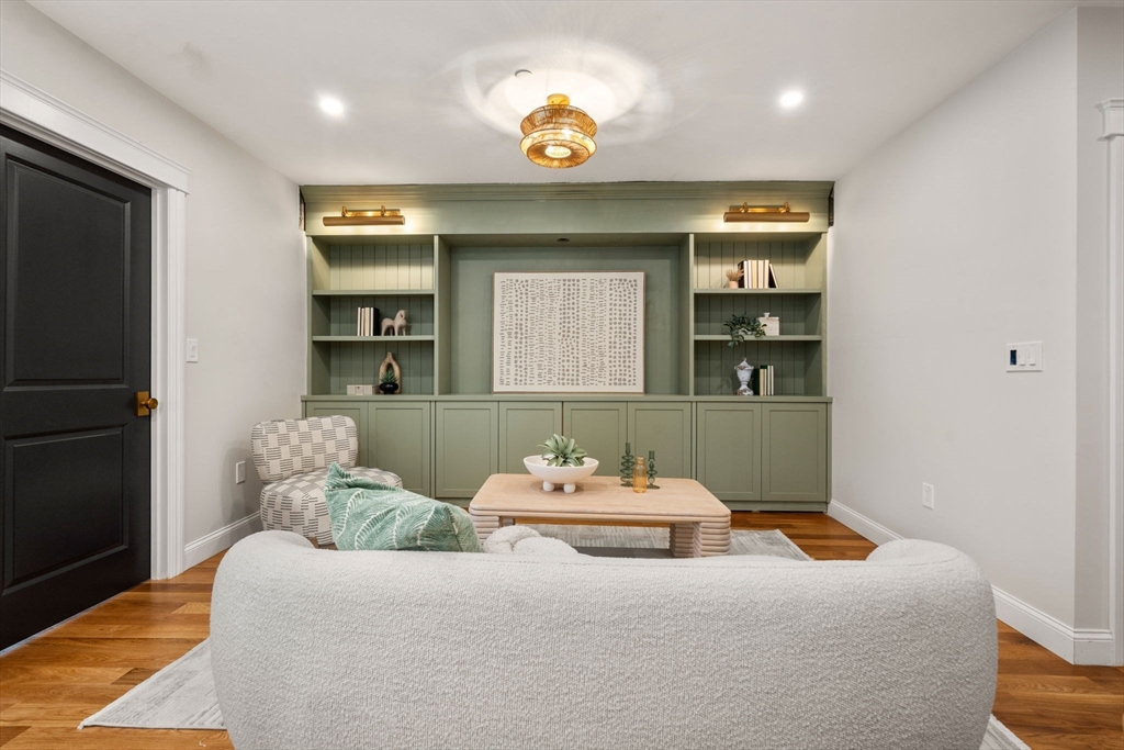 27 Mystic Street PH