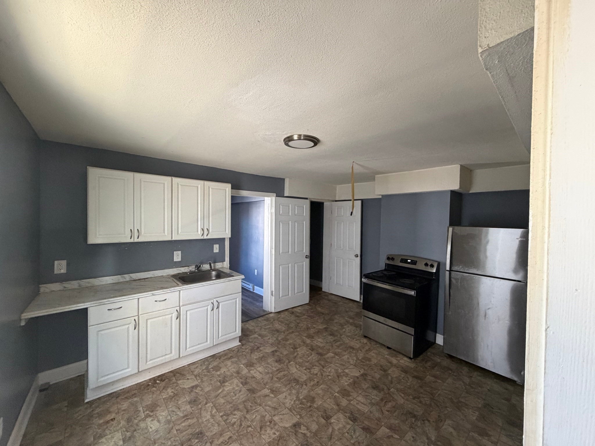 Photo of 464 Central St, Lowell, MA