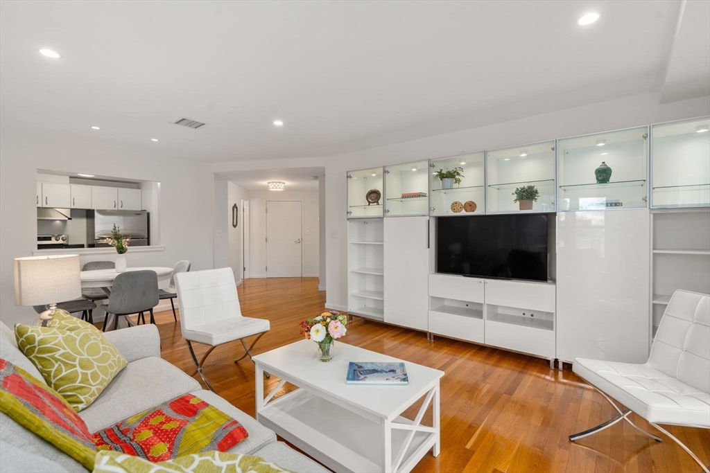 1 Watermill Place 309