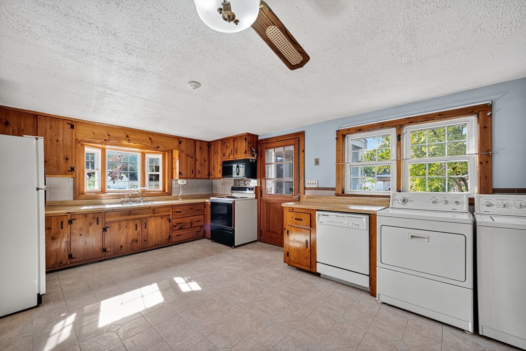 77 Whipple Rd