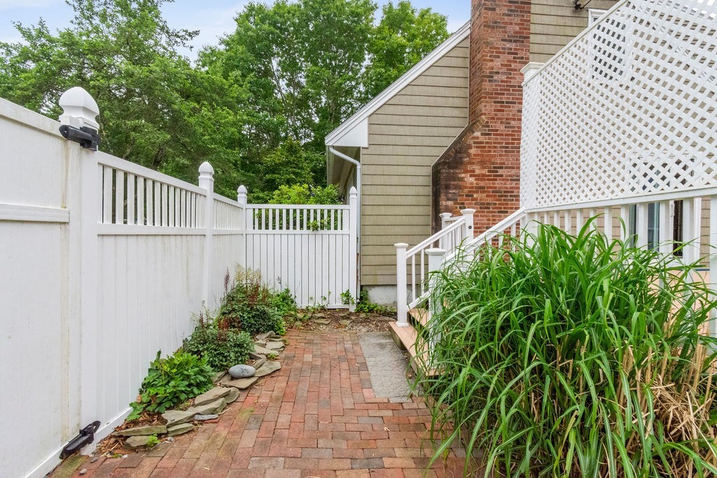 22 Rickey Ln