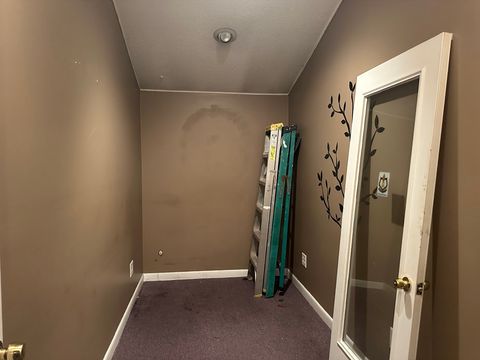 Photo of 194 Rockdale Ave #2R-1, New Bedford, MA 02740 (MLS # 73333921) Photo of 194 Rockdale Ave #2R-1, New Bedford, MA 02740 (MLS # 73333921)