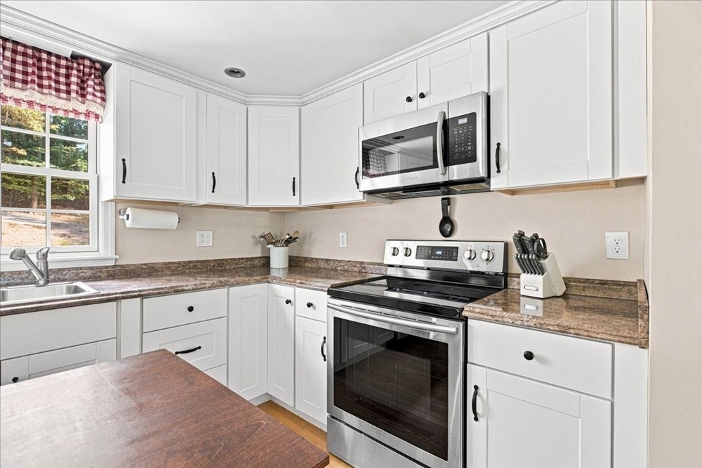 259 Water St, Hanover, MA Photo #9