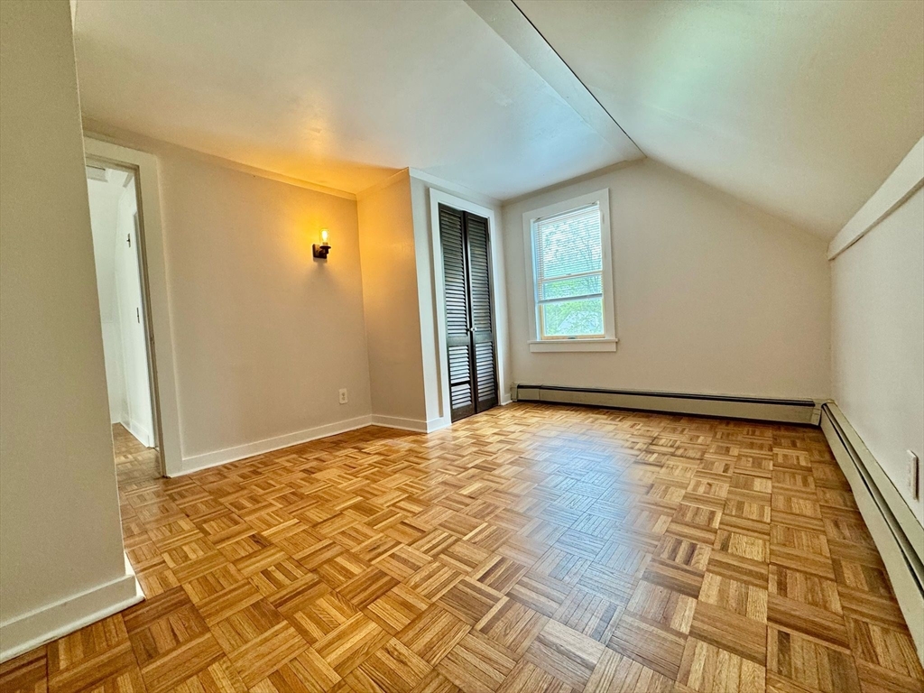 Hopkinton, Massachusetts 01748, United States, 2 Bedrooms Bedrooms, ,1 BathroomBathrooms,Residential,Pending,142686