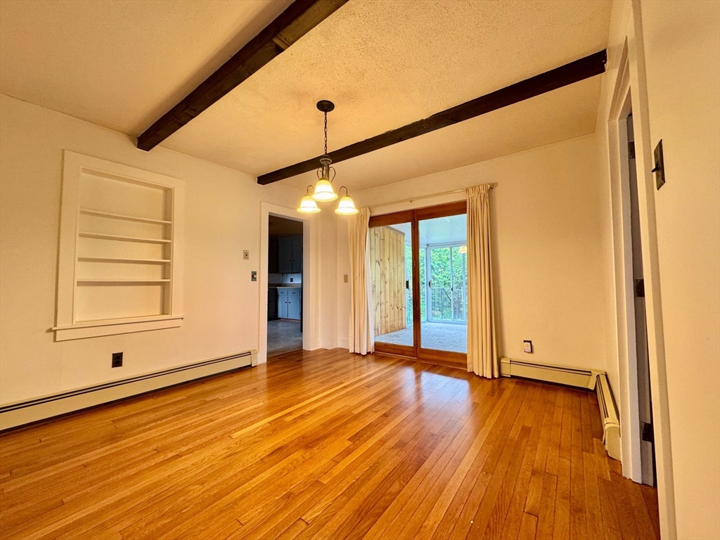 Hopkinton, Massachusetts 01748, United States, 2 Bedrooms Bedrooms, ,1 BathroomBathrooms,Residential,Pending,142686