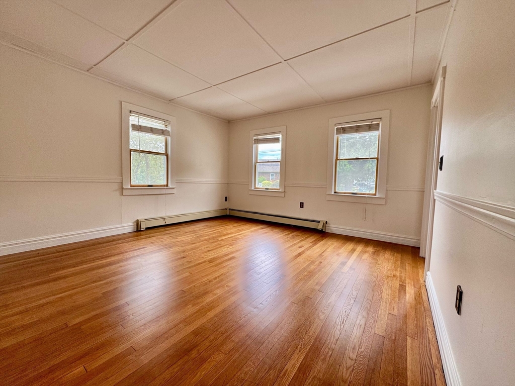 Hopkinton, Massachusetts 01748, United States, 2 Bedrooms Bedrooms, ,1 BathroomBathrooms,Residential,Pending,142686