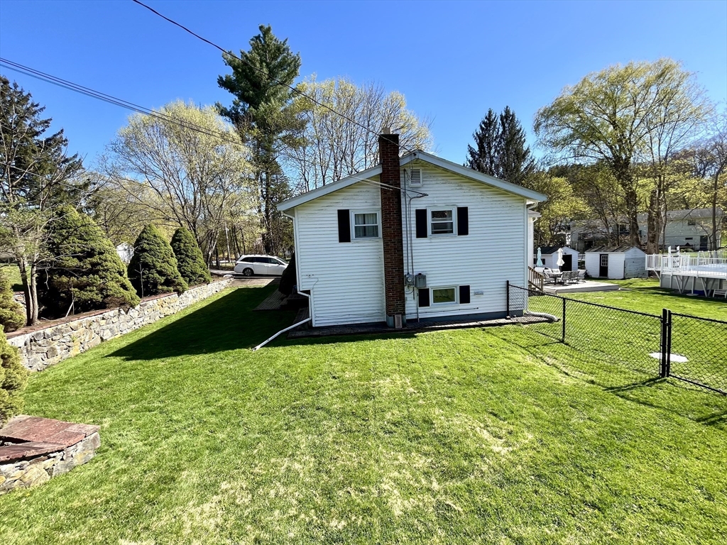 4 Richardson Rd